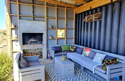 Baardskeerdersbos House | Countryside Container Home