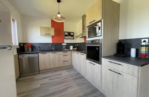 Saligny-sur-Roudon Cottage | Countryside Retreat with Private Terrace, WiFi, and Comfort Amenities