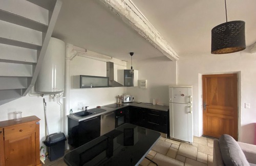Saint-Paul-en-Foret Apartment | Coup de Coeur Assuré! Appartement Situé au Coeur dun Village Provencal