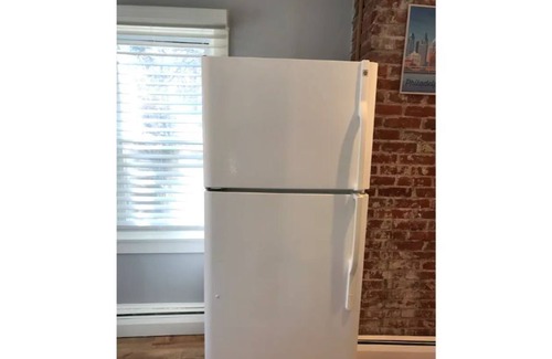 Moylan Apartment | Couples getaway w/ KING bed 5 min to Main St Media