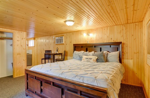 Eagle Rock Apartment | Couple’s Getaway w/ Resort Pool on Table Rock Lake