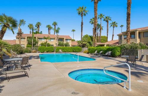 Cathedral City Apartment | Couples' Golf Retreat-Palm Springs Area