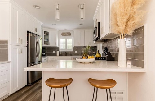 Huntington Beach House | Couples Paradise With Big Backyard