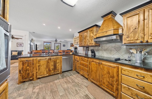 Lockesburg Apartment | Couples Retreat Hot Tub ATV Trails 20 Acres