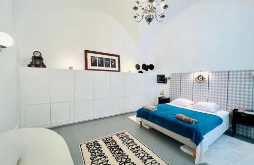 Montpellier City-Centre Apartment | Courbet's bachelor pad