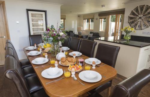 Bugford House | Court Lodge, Hillfield Village
