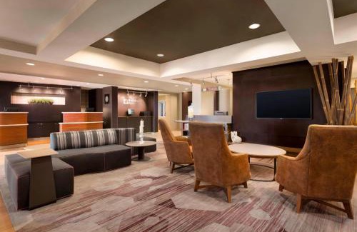Normal Hotel | Courtyard by Marriott Bloomington Normal