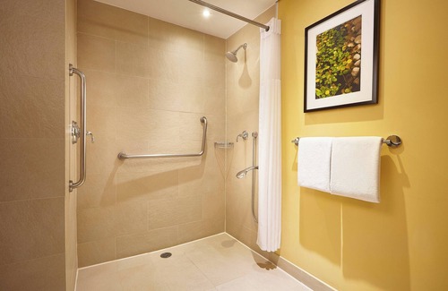Leon Hotel | Courtyard by Marriott Leon at the Poliforum