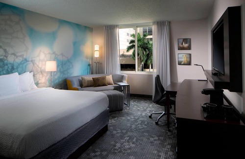 Downtown Hotel | Courtyard by Marriott Miami Dadeland
