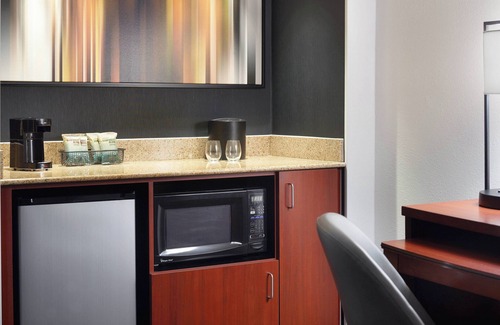 Raleigh Hotel | Courtyard by Marriott Raleigh Midtown