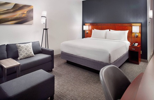 Raleigh Hotel | Courtyard by Marriott Raleigh Midtown