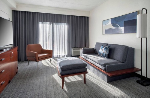 Calverton Hotel | Courtyard by Marriott Silver Spring North/White Oak