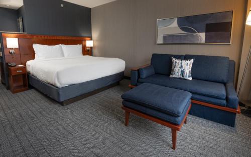 Winchester Hotel | Courtyard by Marriott Winchester Medical Center