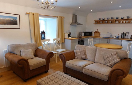 Banchory Cottage | COURTYARD COTTAGE - DRUM CASTLE, pet friendly in Banchory