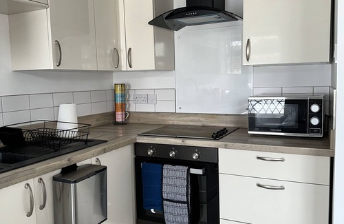 Norwich Apartment | Courtyard Stay - 1 Bedroom Modern Apartment