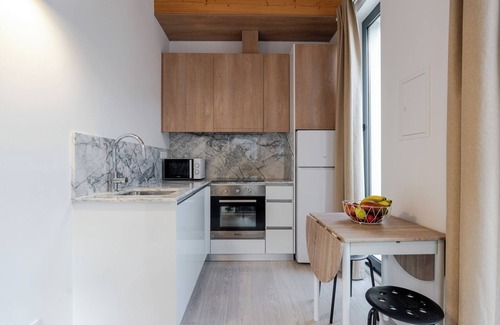 Sao Mamede de Infesta Apartment | Courtyard T1 Apartments with BBQ by HostWise