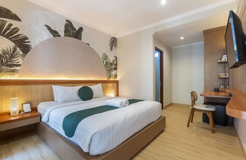 Renon Hotel | Cove Vin Stay