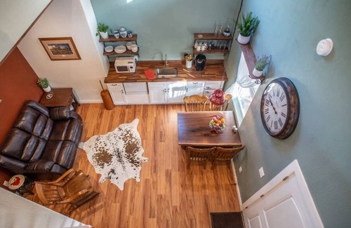 Waco Cabin | Cowbell Cabin With Hot Tub 15min to Downtown