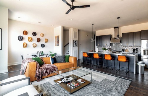 Edgehill Cottage | Cowboy Country - Private Rooftop With Hot Tub!