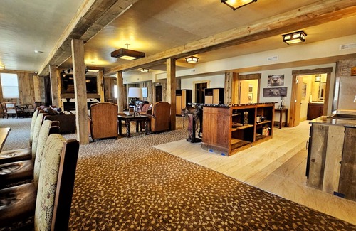 Miles City Villa | Cowboy Lodge Downtown