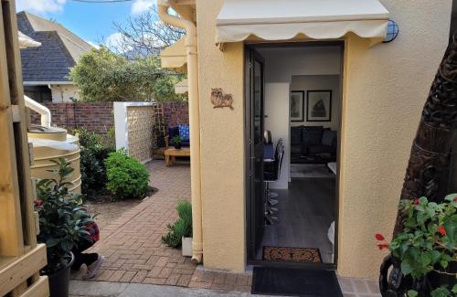 Fish Hoek Apartment | Cowes Cottage