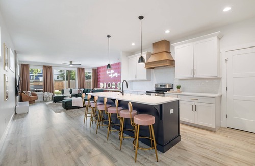 North Nashville House | Cowgirl Inn Hot Tub 6 Vanities Backdrops Backyard 3mi to DT