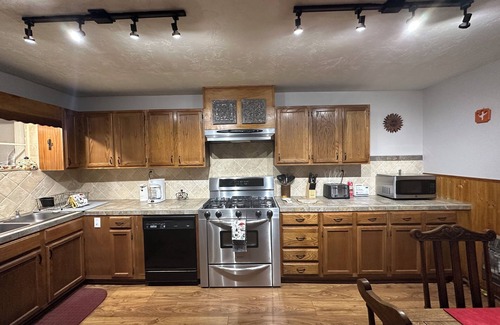 Cloudcroft House | Coyote Retreat, single level home in the forest and mountains of Cloudcroft, NM!