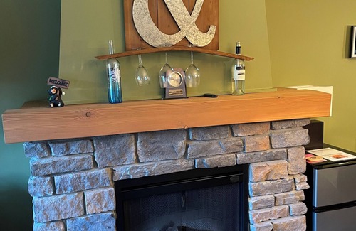 Dead Man's Flats Condo | Cozy 1-bedroom condo with fitness room, WiFi in brilliant Dead Man's Flats