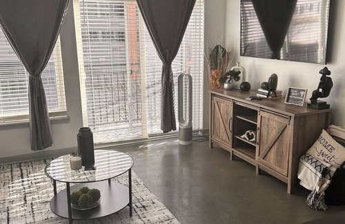 Market East District Apartment | Cozy 1-bedroom apartment with WiFi, AC in charming Indianapolis