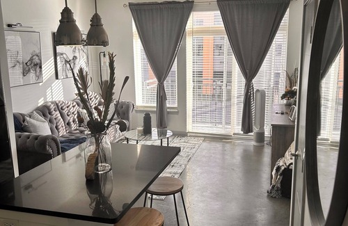 Market East District Apartment | Cozy 1-bedroom apartment with WiFi, AC in charming Indianapolis