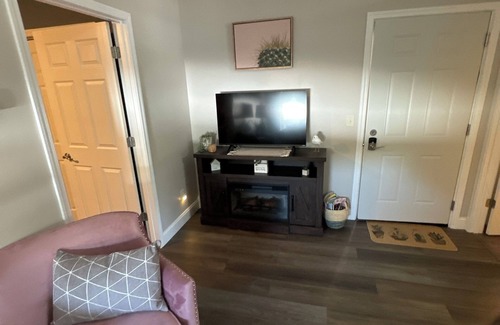 Moweaqua Apartment | Cozy 1-bedroom apartment with Fast WiFi, AC in Peaceful Moweaqua - Hidden Gem