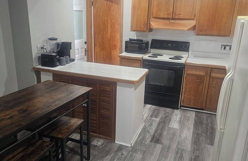 Sandusky Apartment | Cozy 1-bedroom apartment with WiFi, AC in welcoming Sandusky