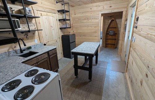 Cullman Apartment | Cozy 1-bedroom apartment in charming Cullman on Duck River Reservoir!