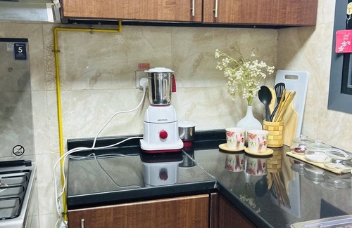 Dubai Apartment | Cozy 1-bedroom apartment in nice Dubai Land with WiFi, Fitness Room & Pool