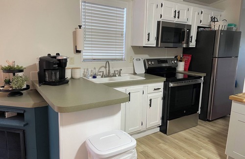 Franklin Cottage | Cozy 1-bedroom cottage for Hiking, Waterfalls & WNC Adventures!