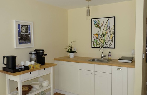 Fairfax Apartment | Cozy 1-bedroom creekside hideaway in charming Fairfax walkable to downtown.