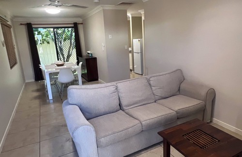 Emerald House | Cozy 1-bedroom fully furnished unit in marvelous Emerald with WiFi, AC, Laundry