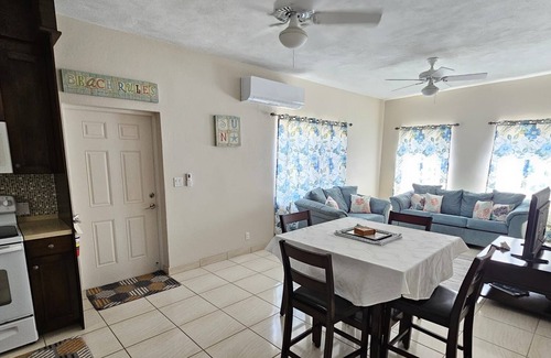Providenciales House | Cozy 1-bedroom guesthouse with private rooftop terrace in superb Providenciales