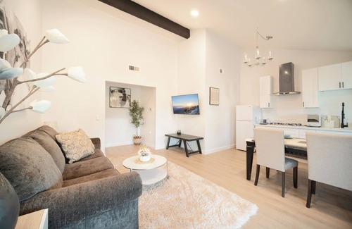 Walnut House | Cozy 1-bedroom house in tranquil Walnut with AC