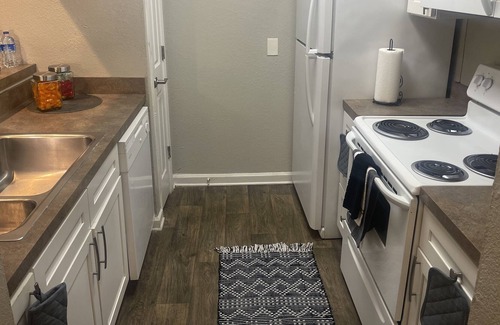 Sheffield Park Apartment | Cozy 1 bedroom king bed