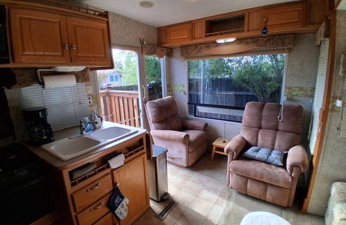 Chowchilla House | Cozy 1 BR RV in Chowchilla right off Route 152 and 99, Sleeps 4!