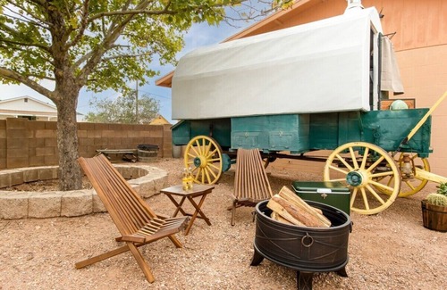 Tombstone Apartment | Cozy 1880 Sheepherders Wagon in Tombstone!