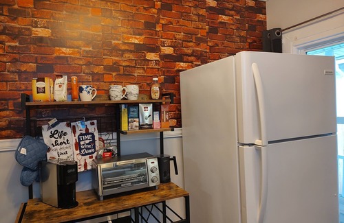 Shawnee House | Cozy 1920s corporate rental at the Toasty Cairn bungalow