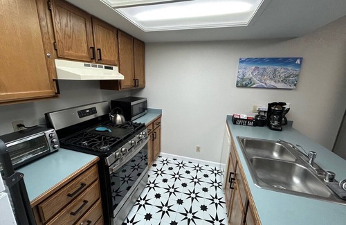 Kirkwood Condo | Cozy 1BD/2BA Condo - Steps from Ski Lifts, Hot Tubn
