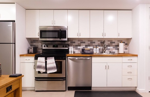 Columbia Heights Apartment | Cozy 1BR/1BA in the heart of vibrant DC