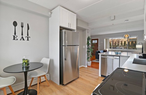 Arlington Heights Apartment | Cozy 1BR Apartment in Arlington Heights