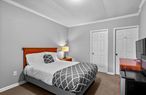 Riverview Apartment | Cozy 1BR Apt AC Parking Brownstown