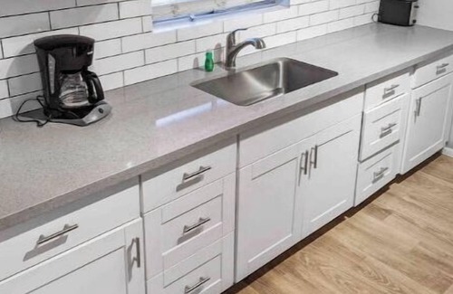 Peaceful Valley Apartment | Cozy 1BR Walk to Old Town