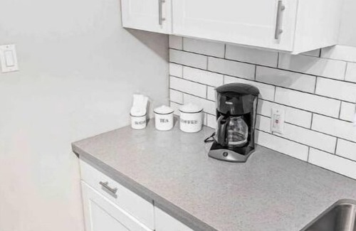 Peaceful Valley Apartment | Cozy 1BR Walk to Old Town