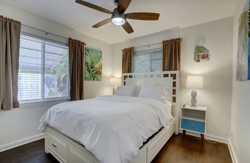 Downtown Fort Lauderdale Cottage | Cozy 2/1, Close to Las Olas/Beach, Port, FLL